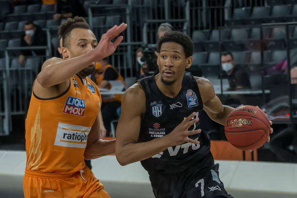 以适应沙特 以适应沙特