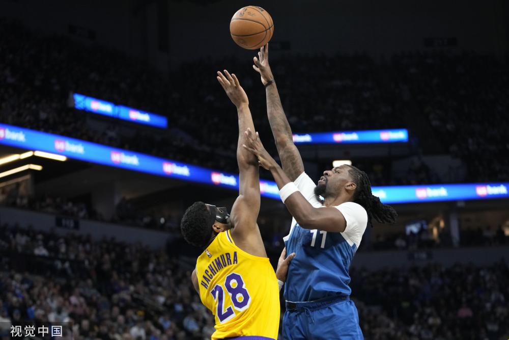 她精准的接 她精准的接